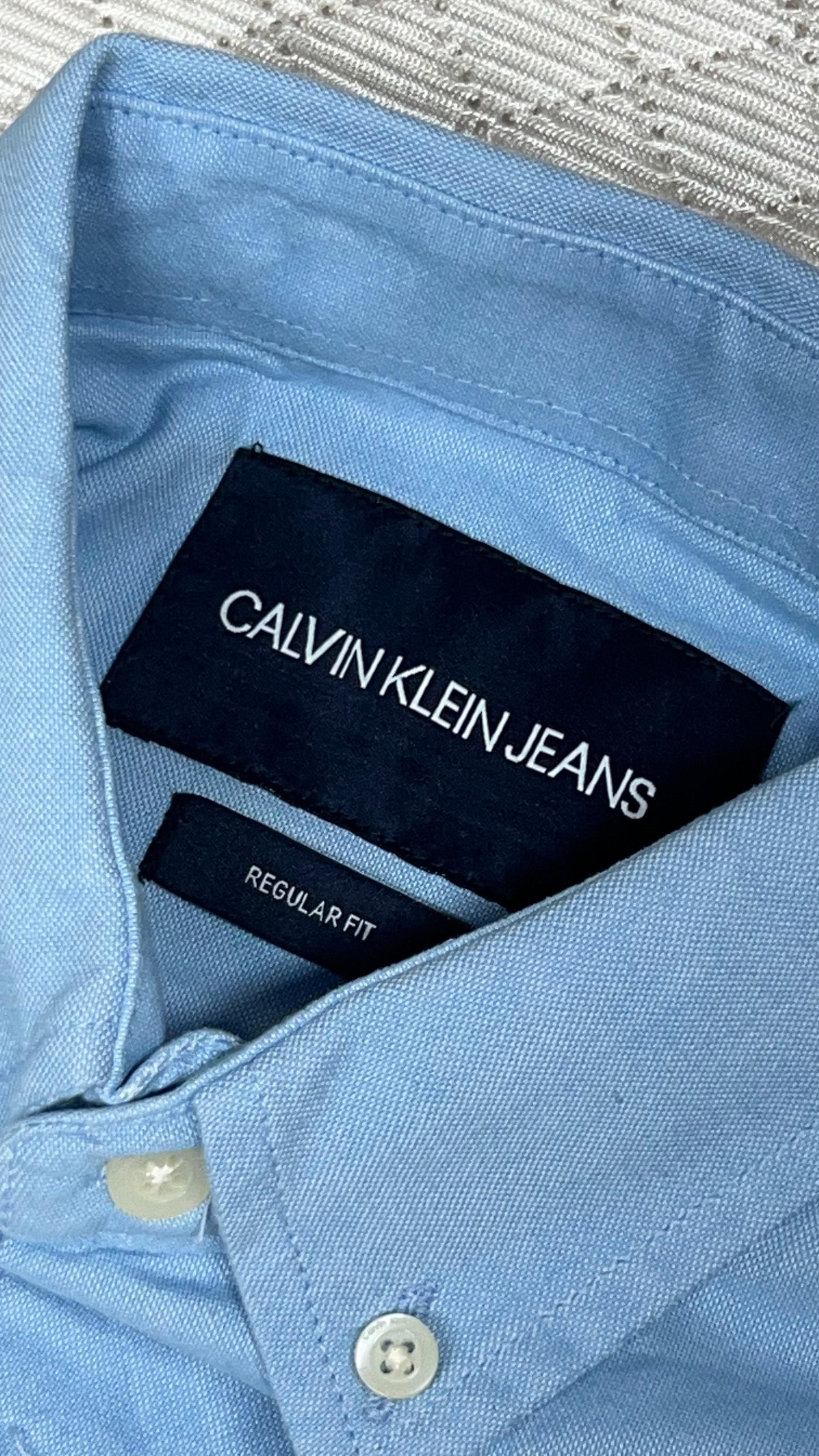 CALVIN KLEIN (White with sky blue)